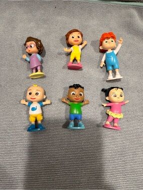 COCOMELON Collection- TOY figurines / cake toppers